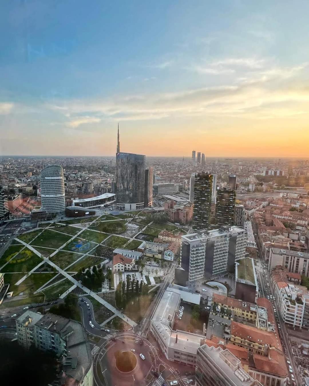 Milano Isola - Bright 2-Room Apartment With Balcony Milão Exterior foto